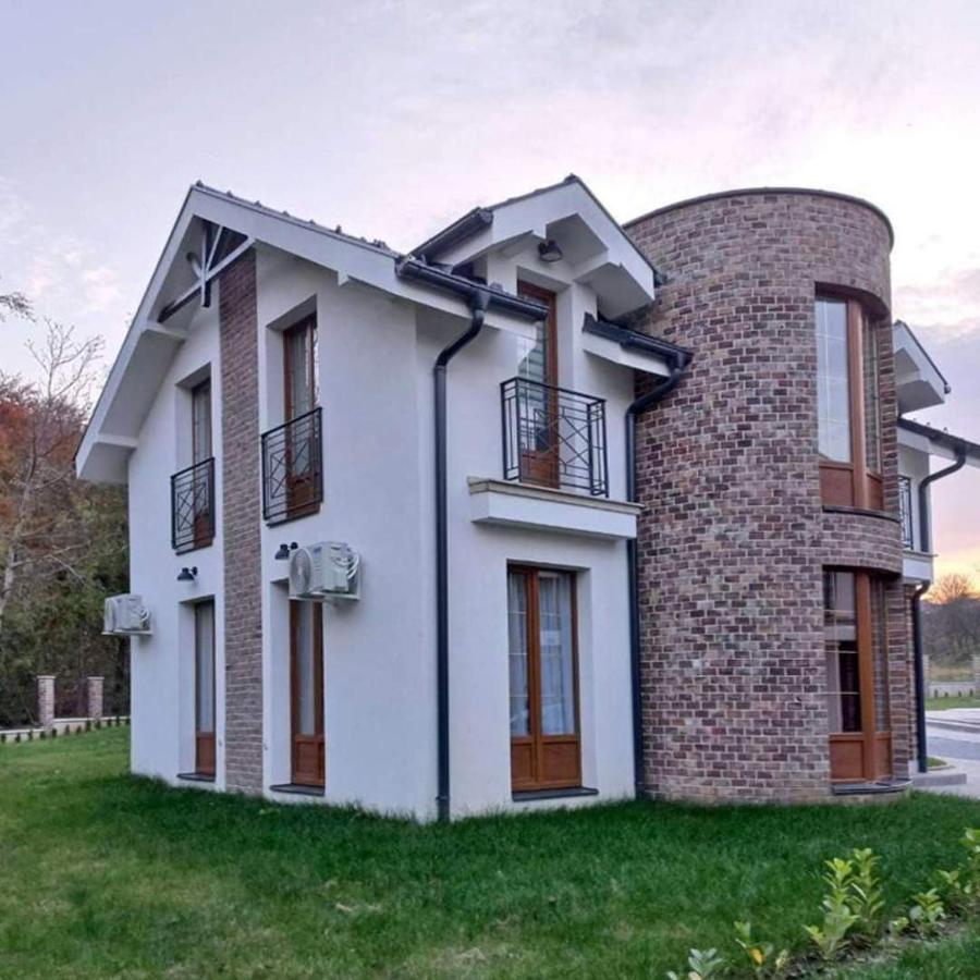 Crown House Aparthotel Vrnjačka Banja Exterior foto